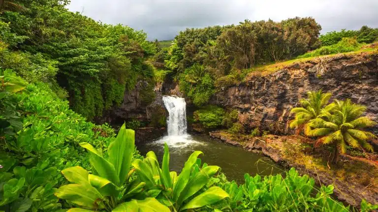 Breathtaking-Waterfalls-In-Hawaii