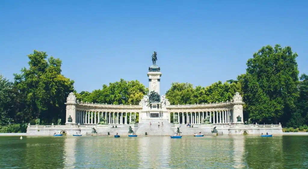 Front-of-Retiro-Park